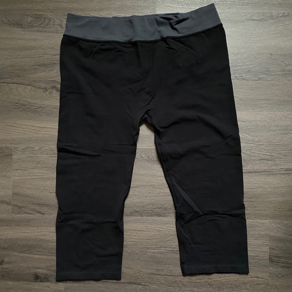 Champion women’s duo dry cropped leggings